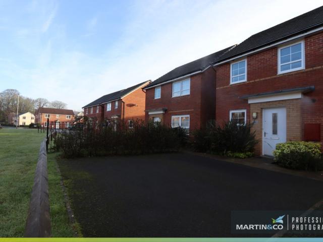 Flat for rent in Rogerstone, Wales