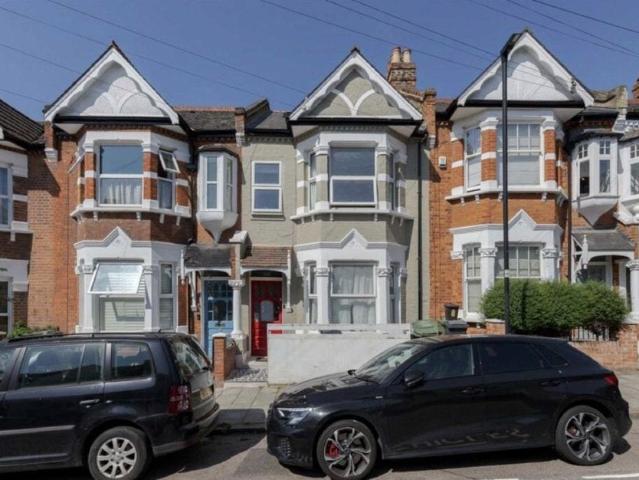 House for rent in Tulse Hill, Greater London