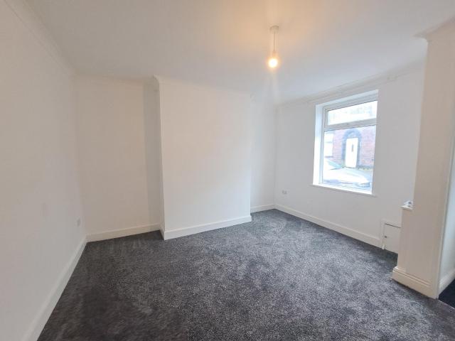 House for rent in Waterhead, Pendock