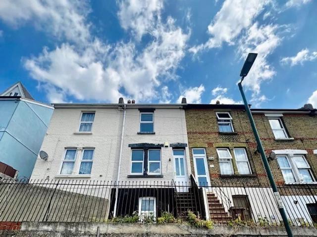 House for rent in Luton, Chatham