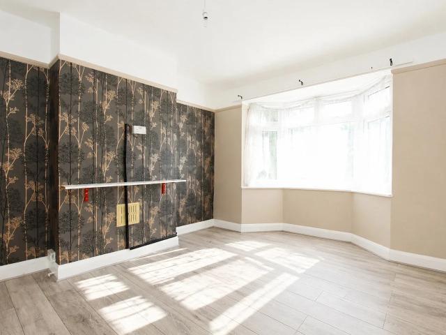 Flat for rent in Luton, Chatham