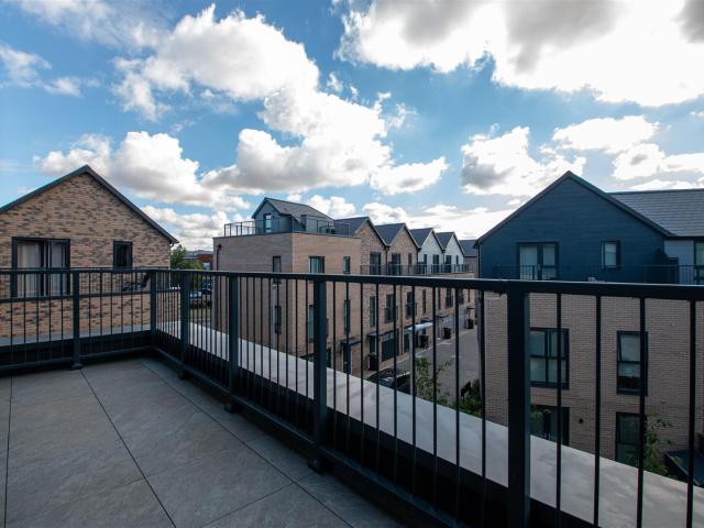House for rent in Lawford, Dale Hill