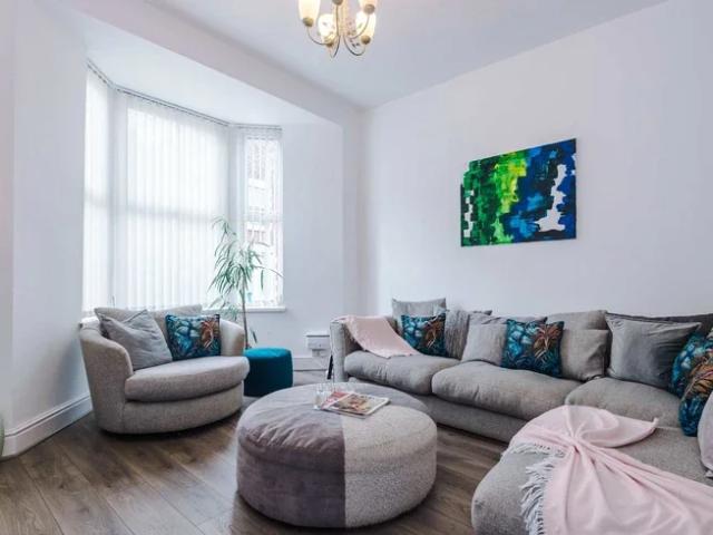 House for rent in Calderstones