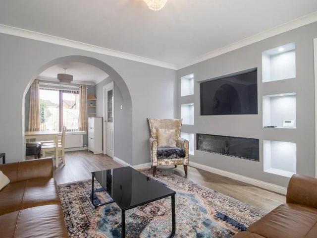 Flat for rent in Darnley, Scotland