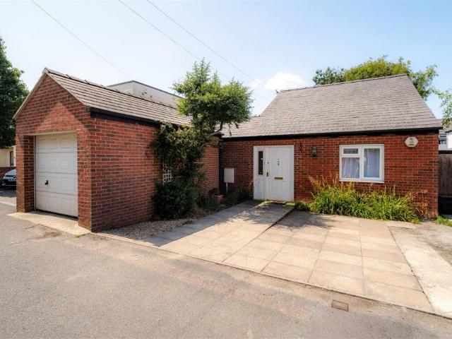 House for rent in Golden Valley, Gloucestershire