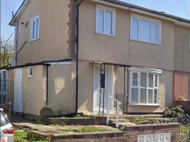 House for rent in Overslade, New Bilton