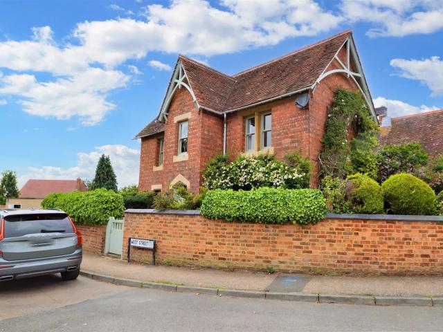 House for rent in Ecton