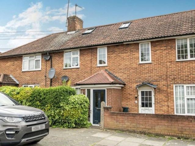House for rent in London Borough of Ealing, Hanwell