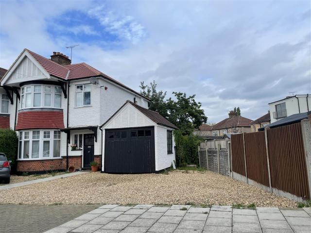 House for rent in Lane, Greater London
