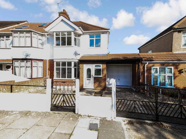 House for rent in London Borough of Ealing, Greenford