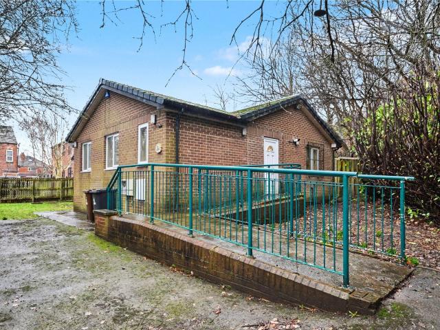 Flat for rent in Farnley, West Yorkshire