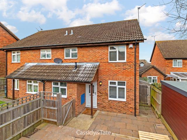 House for rent in Five Acres, Hertfordshire