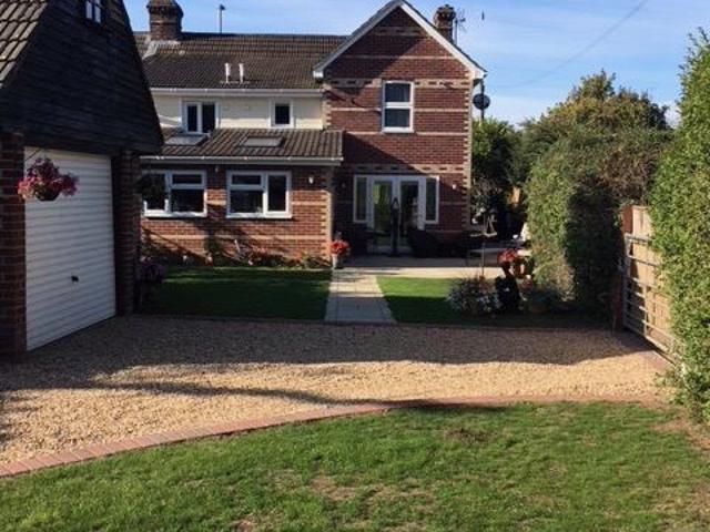 Room for rent in Ferndown, East Dorset