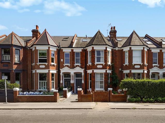 House for rent in Brondesbury, Greater London