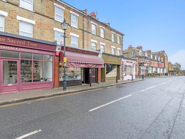 House for rent in Winchmore Hill, Greater London
