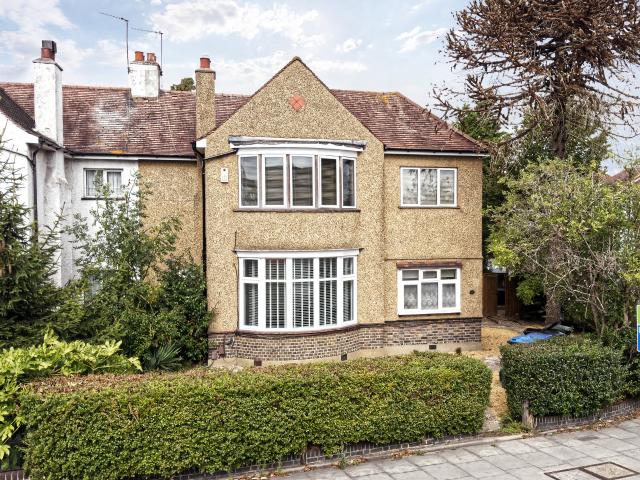 House for rent in Winchmore Hill, Greater London