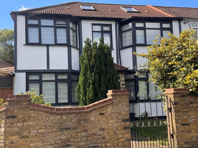 House for rent in Freezywater, Greater London