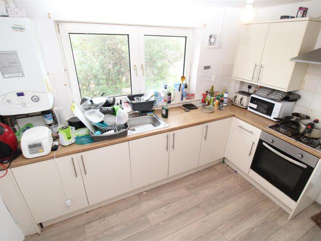 House for rent in Pontypridd, Wales
