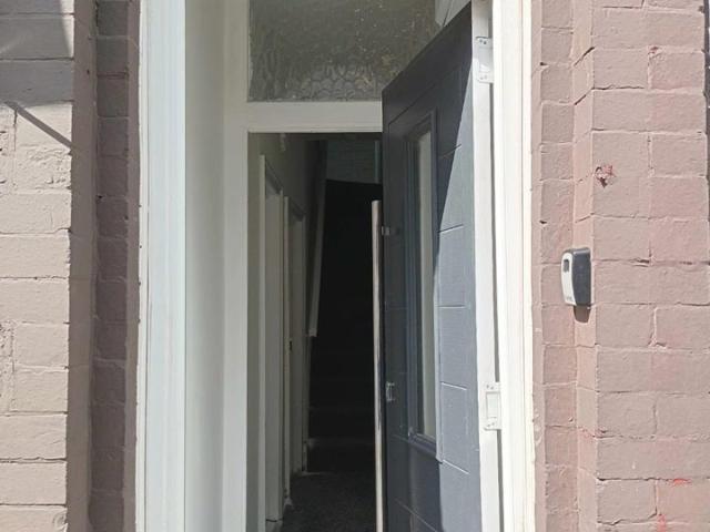 House for rent in Calderstones