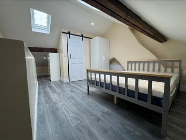 House for rent in Calderstones