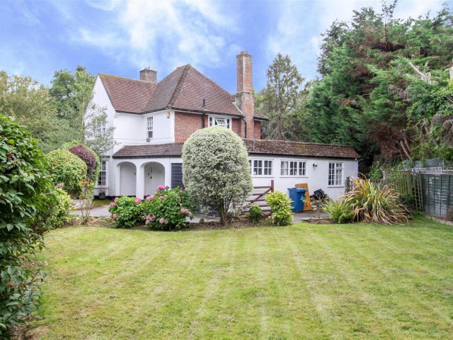 House for rent in Pinner, Greater London