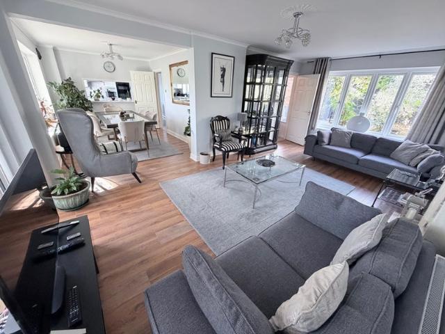 House for rent in Denham, Gerrards Cross and Chalfonts Community Board, Tatling End