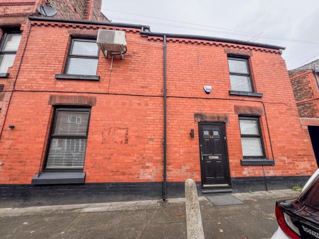 House for rent in Calderstones