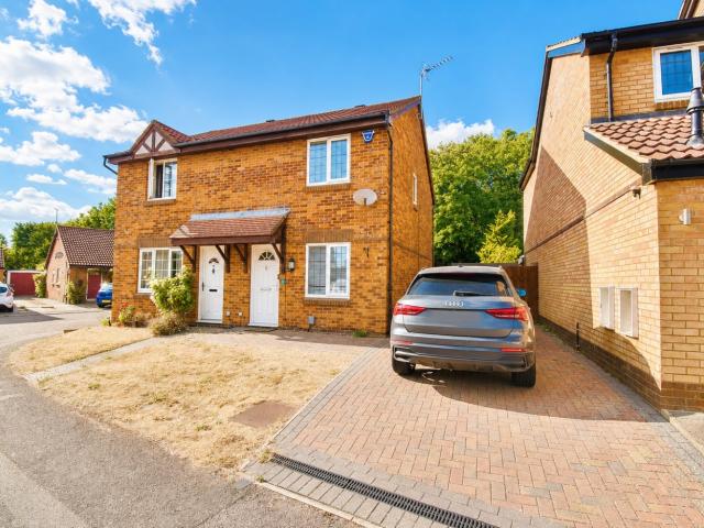 House for rent in East Hunsbury, Far Cotton