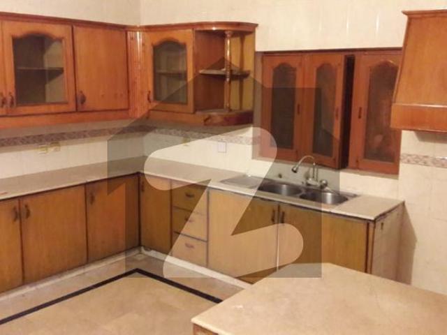 House for sale in تحصیل فیصل آباد شہر, فیصل آباد ڈویژن