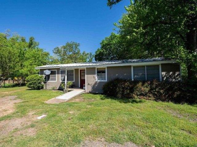 House for sale in Avinger