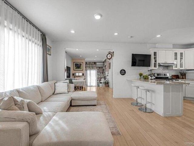 House for sale in Queens, Arverne