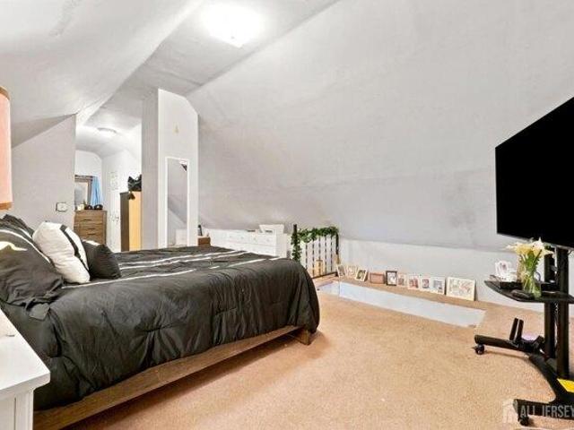 House for sale in Carteret, New Jersey