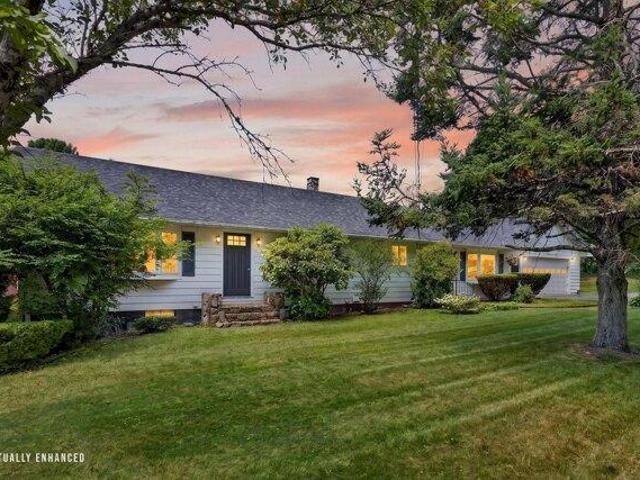 House for sale in China, Maine