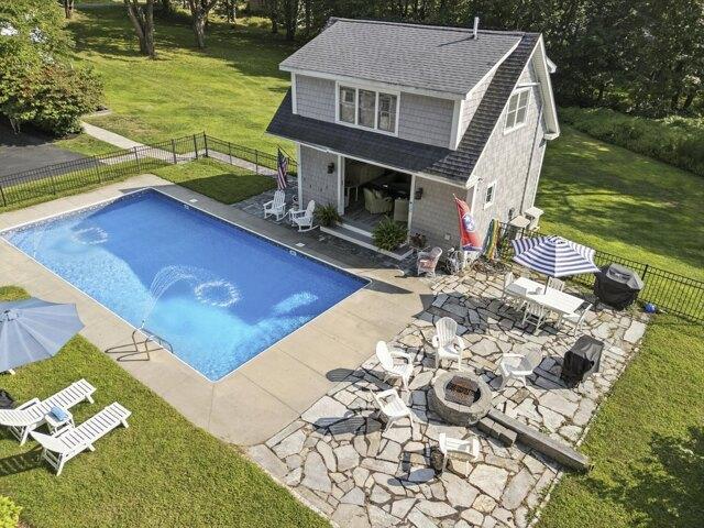 House for sale in Cumberland Center, Maine