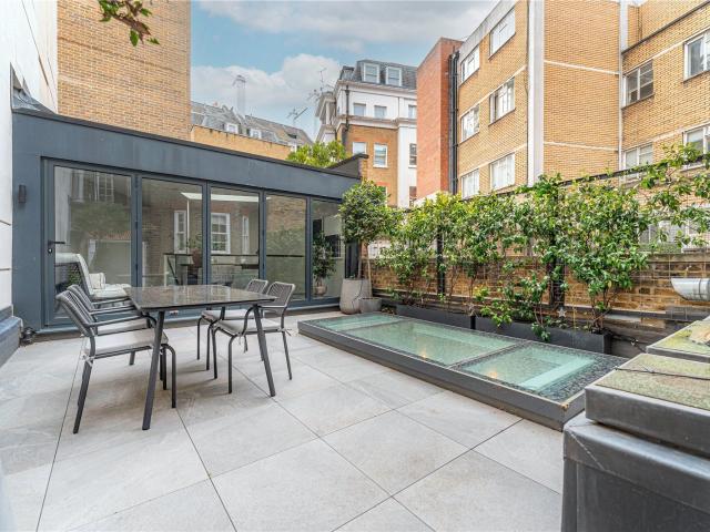 House for rent in Mayfair, Greater London