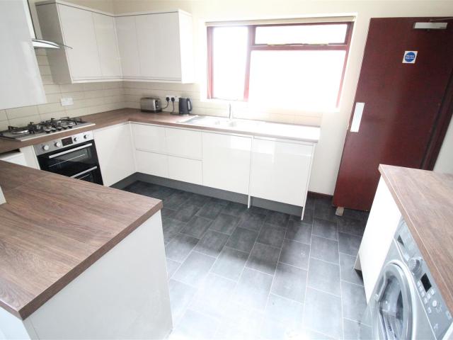 House for rent in Pontypridd, Wales