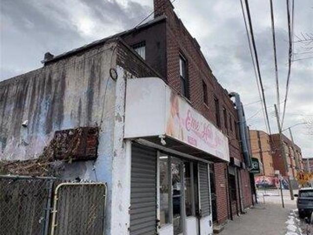House for sale in Queens, Arverne