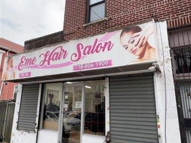 House for sale in Queens, Arverne