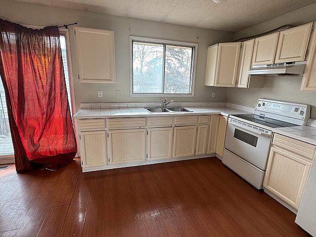Duplex for rent in Northwest, Alberta
