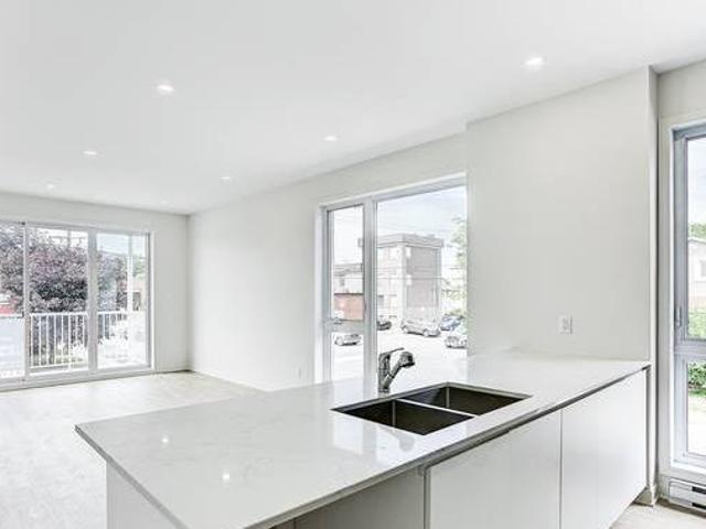 House for rent in Laval