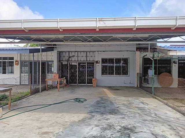 Terraced House for rent in Sungai Bangat Terraced House for rent in Sungai Bangat