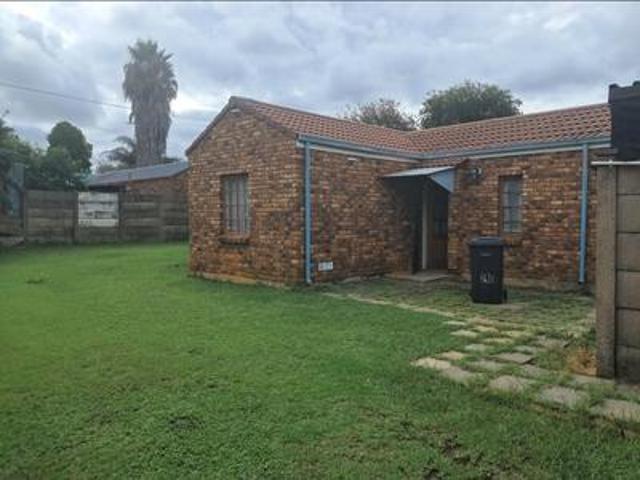 House for rent in Waterkloof, Gauteng