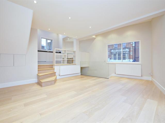 House for rent in Belsize Park, Greater London