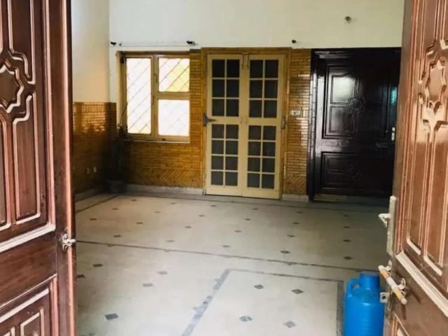 Commercial for rent in Faisalabad, Islamabad Capital Territory