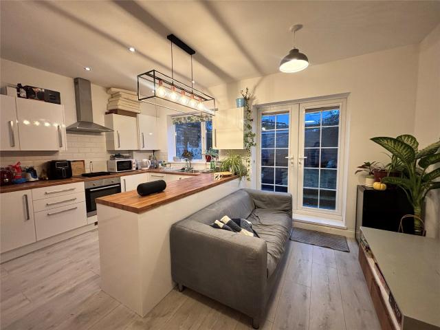House for rent in Kingswood