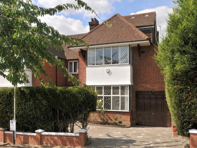 House for rent in Golders Green, Greater London