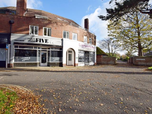 House for rent in Rose Green, Arun