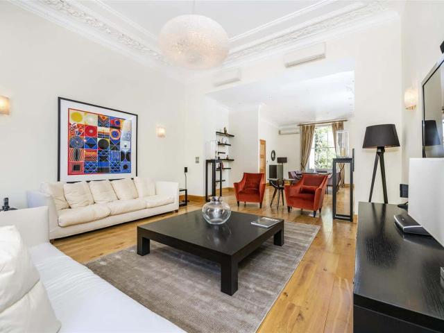 House for rent in Belgravia, Greater London