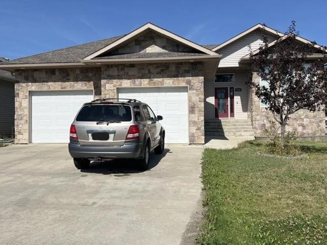 House for rent in Crystal Lake Estates, Grande Prairie