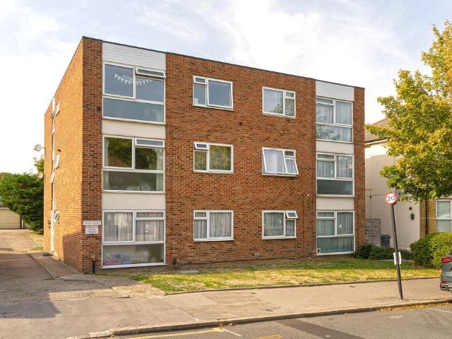 House for rent in London Borough of Croydon, Greater London